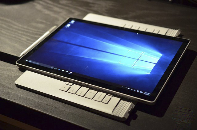Surface Book (Core i5-8GB-128GB)